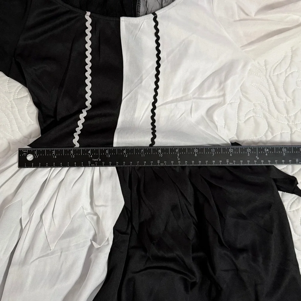 N/A black white